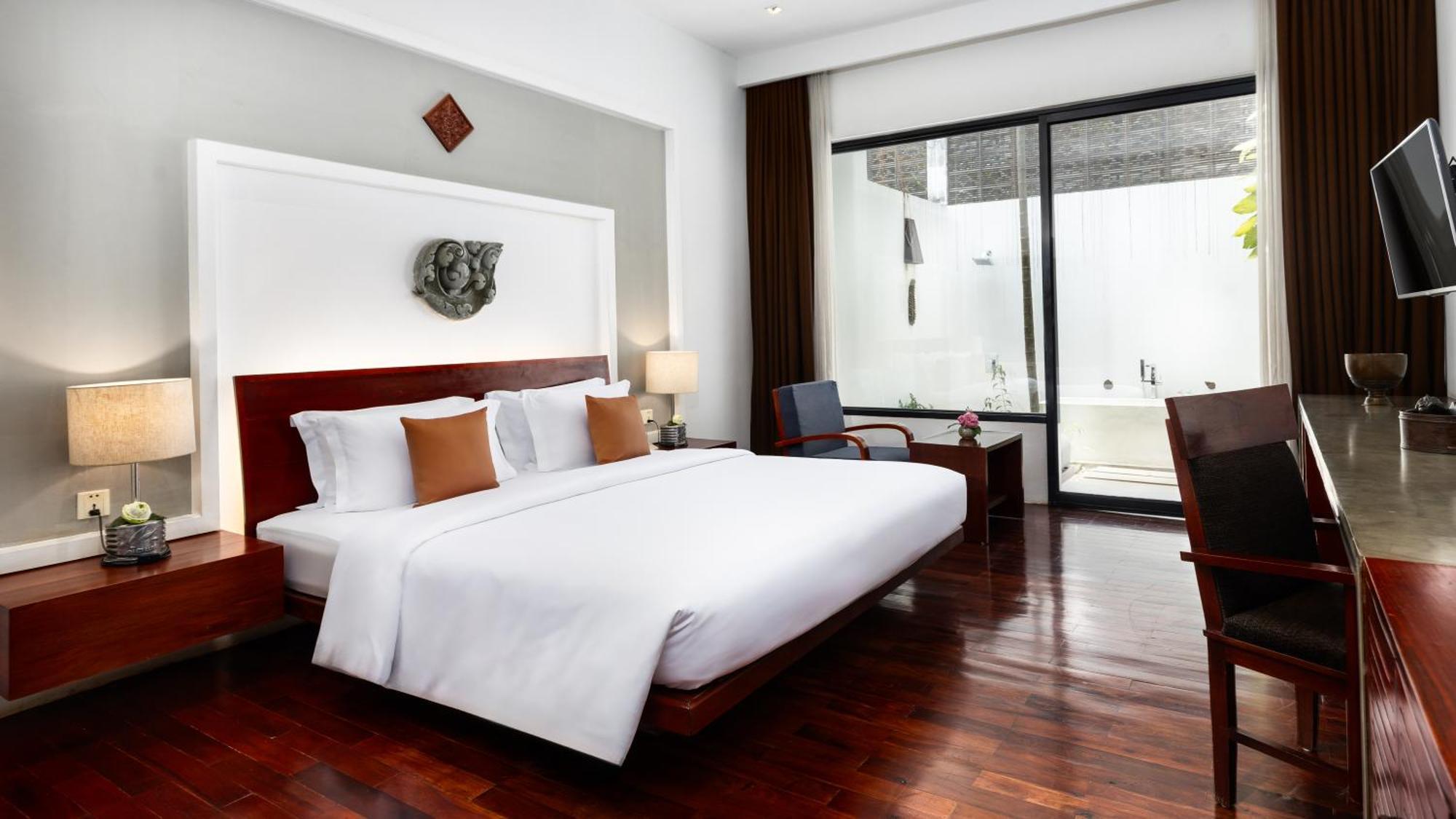 Lynnaya Urban River Hotel