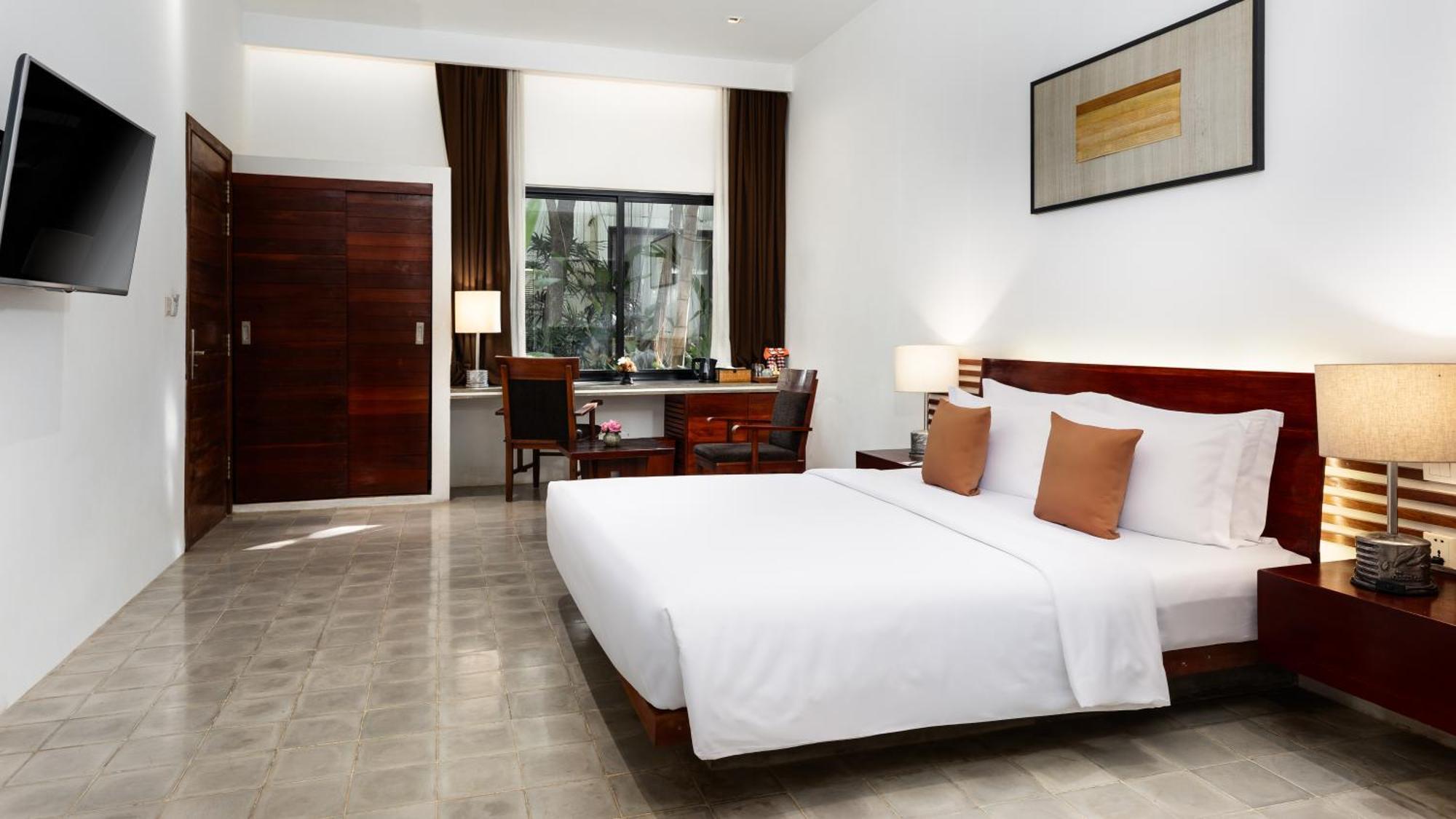 Lynnaya Urban River Hotel 5*
