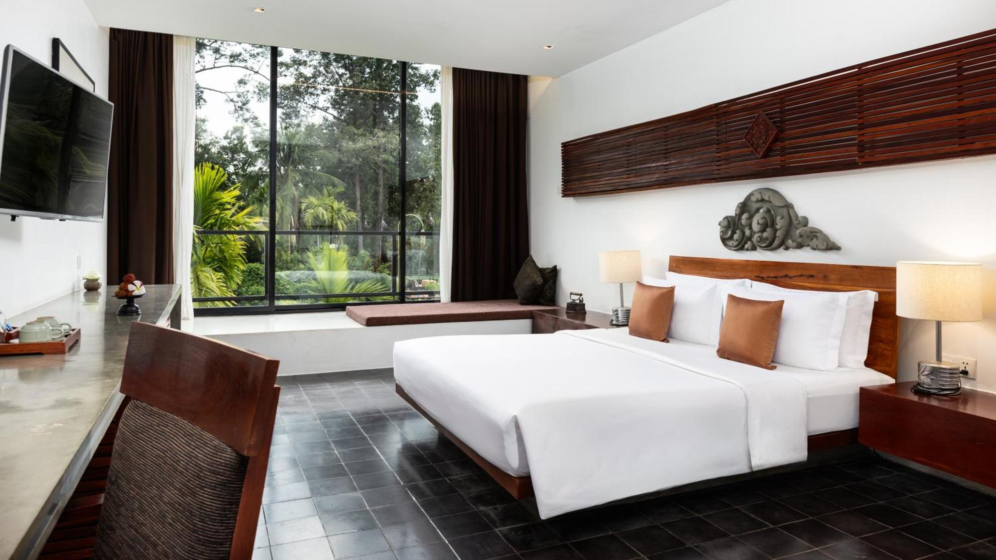 Lynnaya Urban River Hotel